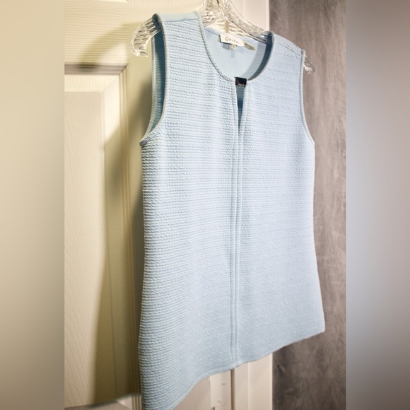 Calvin Klein sleeveless Light Blue Textured Top, Small (runs large) - Picture 4 of 5
